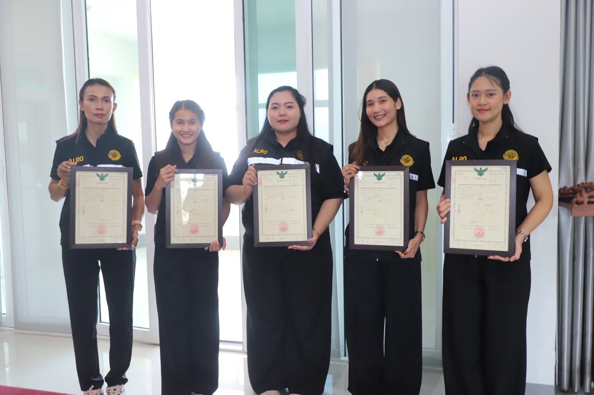 title - รมช.เกษตรฯ มอบโฉนดเพื่อการเกษตร โฉนดต้นไม้ ยกระดับที่ดินทำกินในกระบี่ หนุนเกษตรกรเข้าถึงแหล่งทุน